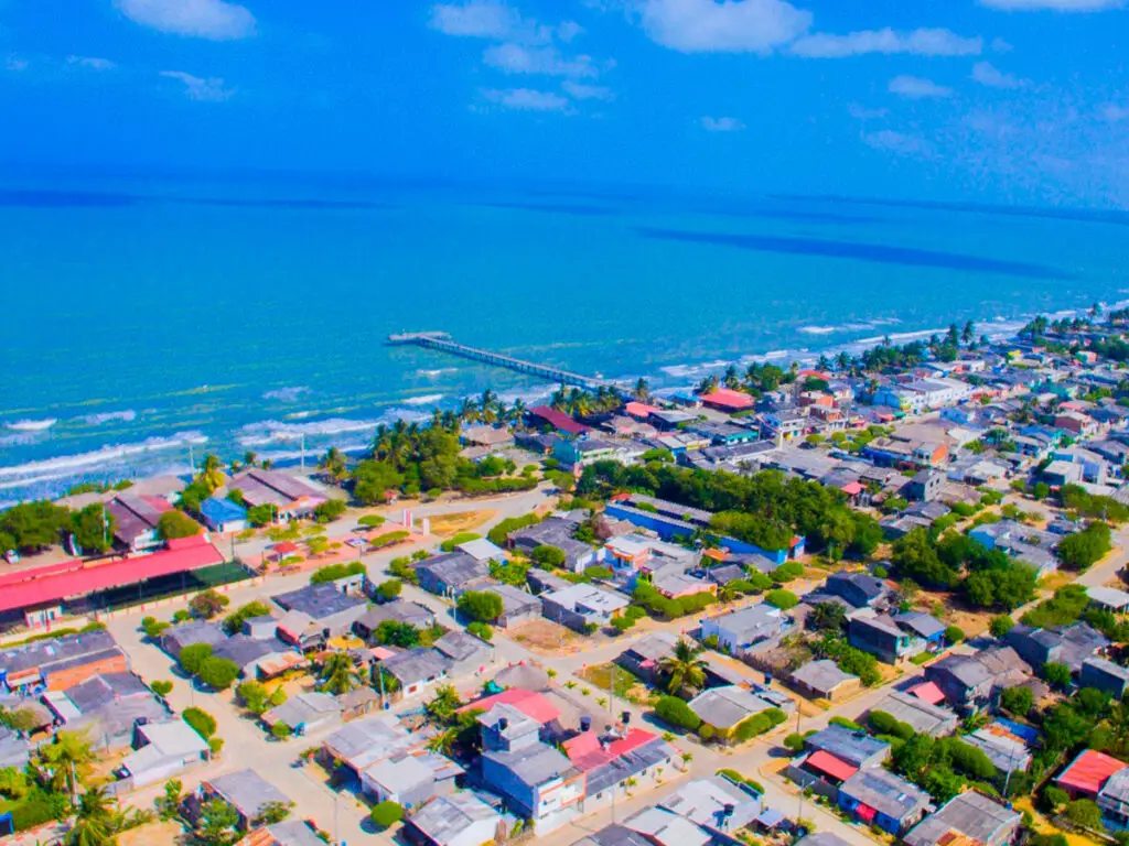 Visitar Moñitos Córdoba y disfrutar sus playas