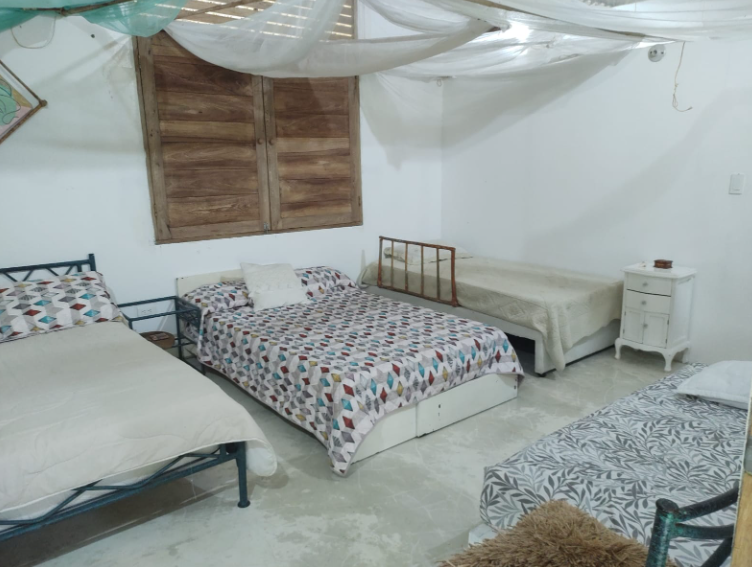 cabaña casa blanca