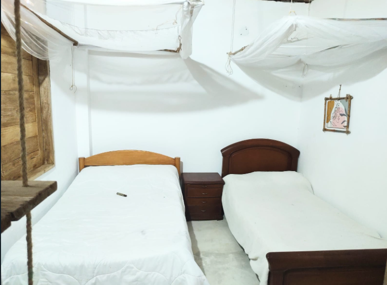 cabaña casa blanca