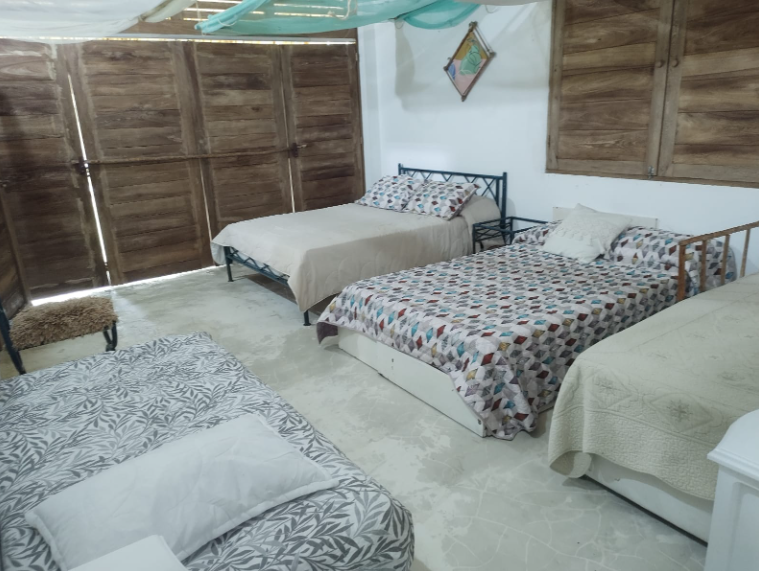cabaña casa blanca